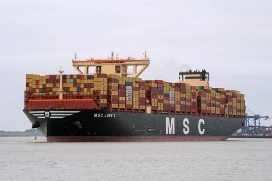 سفينة شحن ضخمة تجنح قبالة المملكة المتحدة