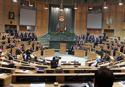 الأردن يعد قانونًا يغلظ العقوبات على الجرائم الإلكترونية