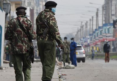 الشرطة الكينية تفرق بقنابل الغار المسيل احتجاجات