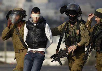 الاحتلال يعتقل شابين فلسطينيين بالقدس 