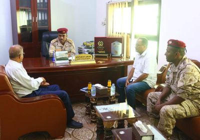 نشر فرق إنقاذ خلال موسم نجم البلدة السياحي بساحل حضرموت