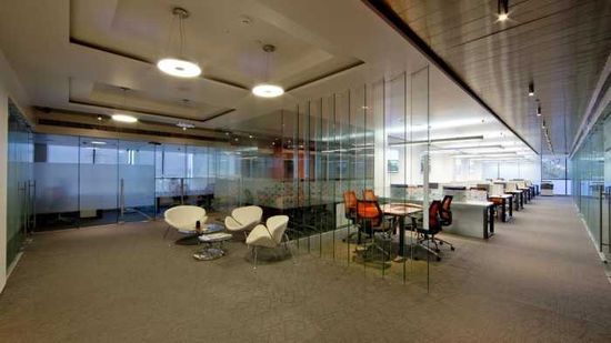 العمل عن بعد يحرم المباني المكتبية من 800 مليار دولار