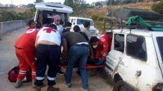 إصابة 21 شخصًا في حادث سير بلبنان