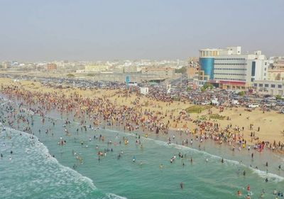 سواحل حضرموت تستقبل الآلاف بأول أيام موسم نجم البلدة