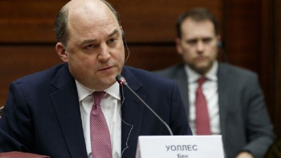 وزير الدفاع البريطاني يعتزم التنحي عن منصبه