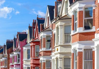 آلاف من أصحاب المنازل ببريطانيا يواجهون خطر التخلف عن السداد