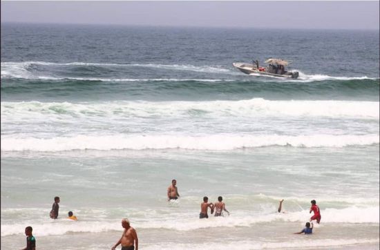 إنقاذ 5 من الغرق في سواحل حضرموت خلال يومين