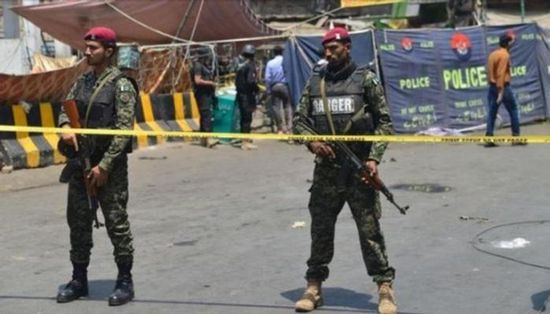 إصابة 8 أشخاص في تفجير انتحاري بباكستان