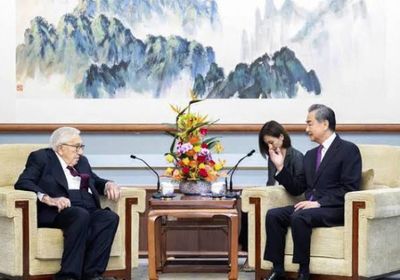 الرئيس الصيني يلتقي كيسنجر في بكين
