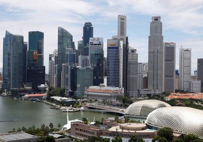 صادرات سنغافورة غير النفطية تتراجع 15.5% سنوياً في يونيو