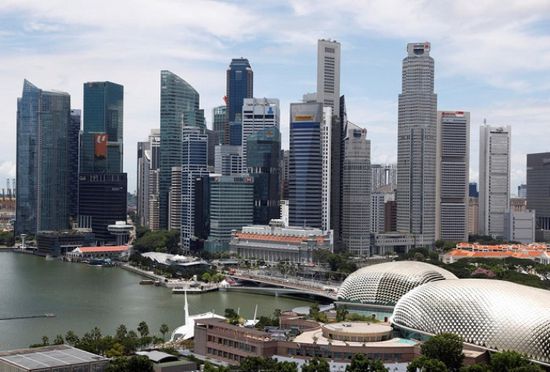 صادرات سنغافورة غير النفطية تتراجع 15.5% سنوياً في يونيو