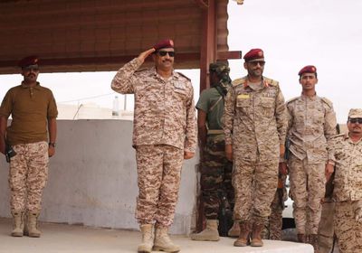 قائد المنطقة الثانية يدشن العام التدريبي للواء الشرطة العسكرية 