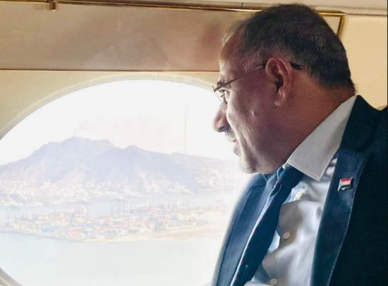 الرئيس الزُبيدي يصل عدن بختام جولة خليجية وأوروبية