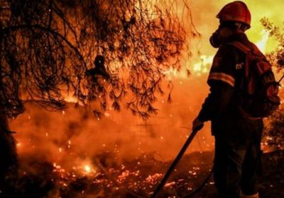 إجلاء المئات بعد اندلاع حريق غابات في اليونان
