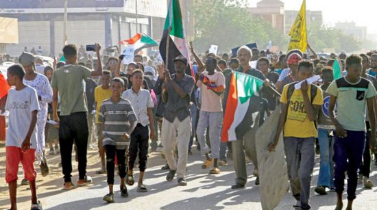 دعوات لتشكيل سلطة انتقالية تقود السودان