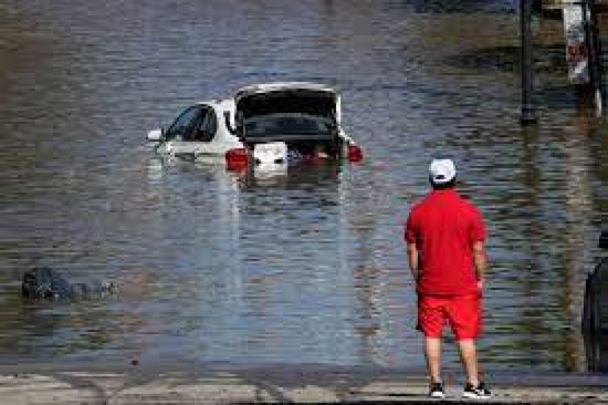 فقدان 4 أشخاص في فيضانات غزيرة بكندا