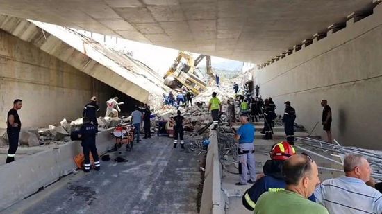 قتيل وثمانية جرحى بانهيار جسر غرب اليونان