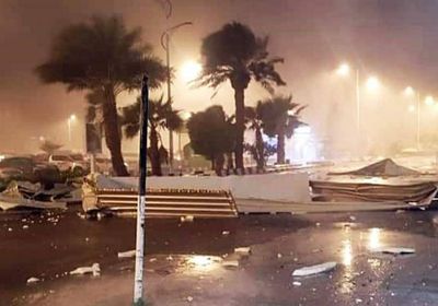 رياح شديدة تحطم واجهة مطار عدن وإصابة مسافرين