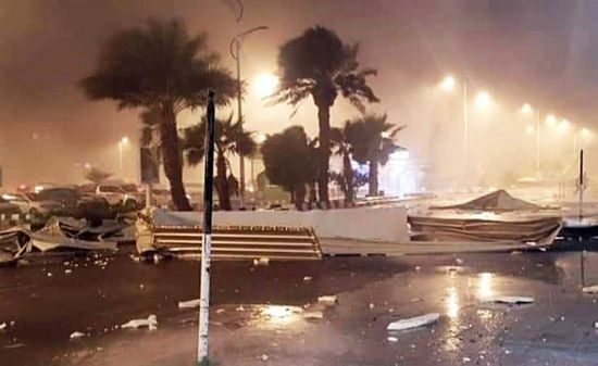 رياح شديدة تحطم واجهة مطار عدن وإصابة مسافرين