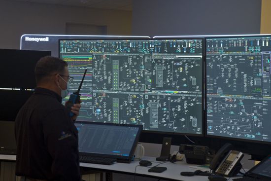 انخفاض أسعار البتروكيماويات يضغط على أرباح الشركات