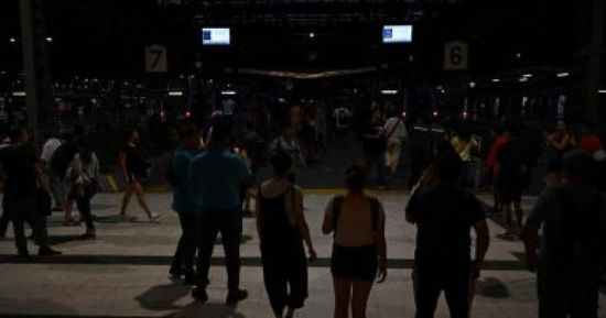 العراق.. انقطاع تام للكهرباء في عدد من المحافظات