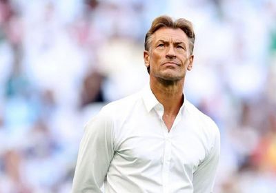 رينارد يسجل رقمًا قياسيًا في تاريخ كرة القدم