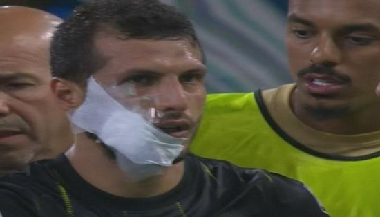 إصابة طارق حامد في وجهه خلال مباراة الاتحاد والصفاقسي