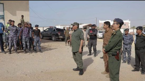 العميد المنهالي يتفقد مديرية أمن الديس الشرقية