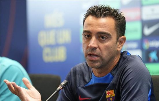 تشافي يتواصل مع لاعب مانشستر سيتي