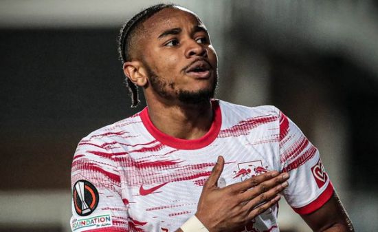 نكونكو يتعرض لإصابة في الركبة