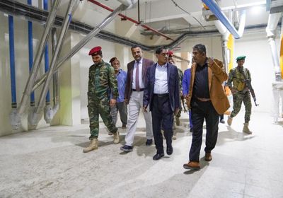 اللواء البحسني يتفقد مطاحن حضرموت في المكلا