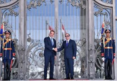 الرئيس السيسي يشيد بعمق العلاقات مع اليونان 