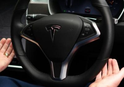 تسلا تشكل فريقا لمماطلة شكاوى العملاء من سياراتها