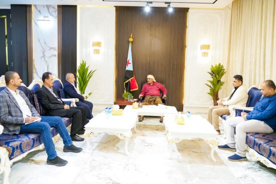 الرئيس الزُبيدي يؤكد دعمه استقلالية نقابة الصحفيين الجنوبيين