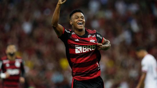 فرانكا "قنبلة" بالاس بالموسم الجديد