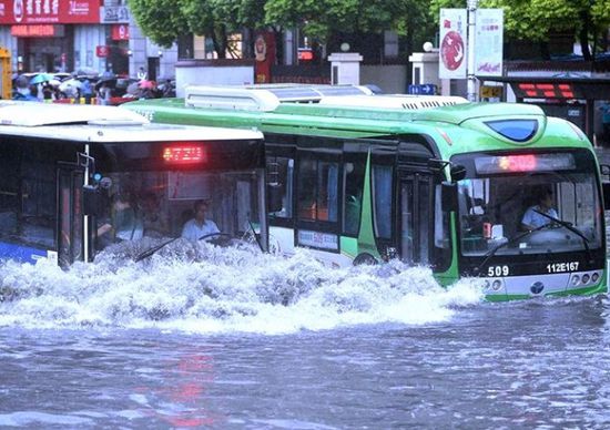 ارتفاع حصيلة ضحايا فيضانات الصين لـ30 قتيلا