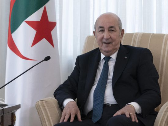 الرئيس الجزائري يكشف حقيقة إلغاء زيارته الرسمية إلى فرنسا