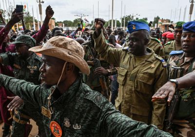 الآلاف يتظاهرون دعما للانقلاب في النيجر