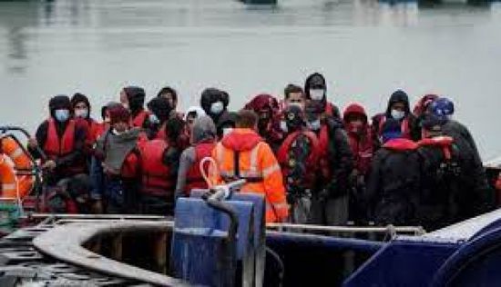 بريطانيا تقرر زيادة الغرامات على مساعدي المهاجرين