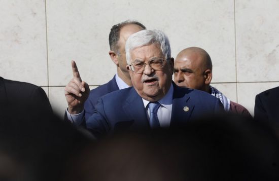 عباس يؤكد أهمية المقاومة الشعبية الفلسطينية