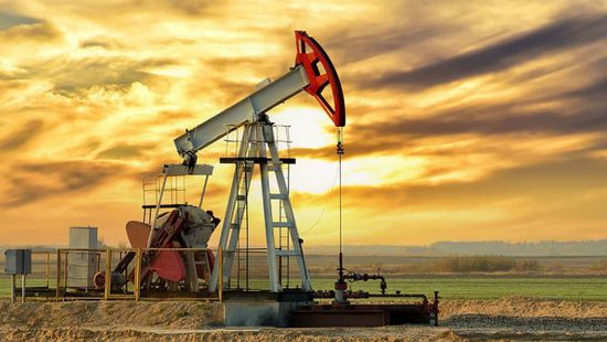 أسعار النفط تلامس أعلى مستوياتها