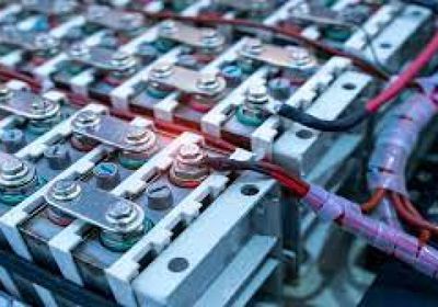 فرنسا تدعم بناء مصنع بطاريات كهربائية على أراضيها