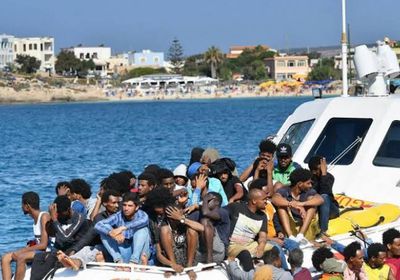 مقتل 11 بعد غرق قارب مهاجرين قبالة تونس