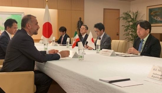 الخارجية اليابانية تطالب إيران بعدم تسليح روسيا