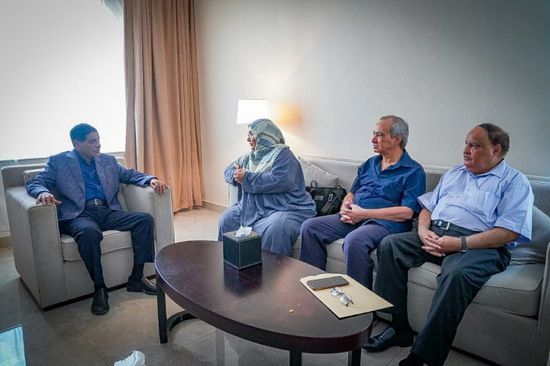 البحسني يتابع سير مهام هيئة مكافحة الفساد