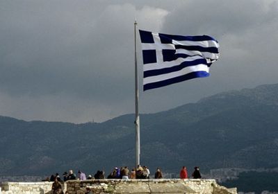 تحسن التصنيف الائتماني لليونان بعد 13 عاما من الأزمة المالية