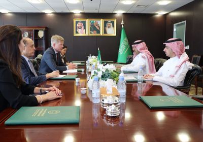 السفير آل جابر يستقبل المبعوث الأممي في الرياض