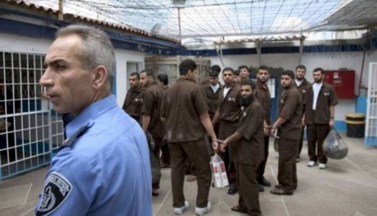 ارتفاع أعداد المضربين عن الطعام في سجون الاحتلال لـ7 أسري