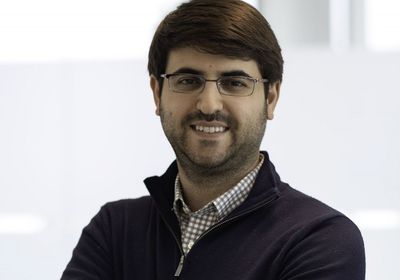 المدير المالي لـ"تسلا" يجمع نصف مليار دولار