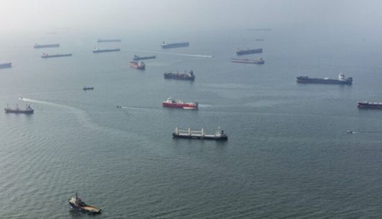 تعرض 3 ناقلات بضائع سائبة للنهب بمضيق سنغافورة